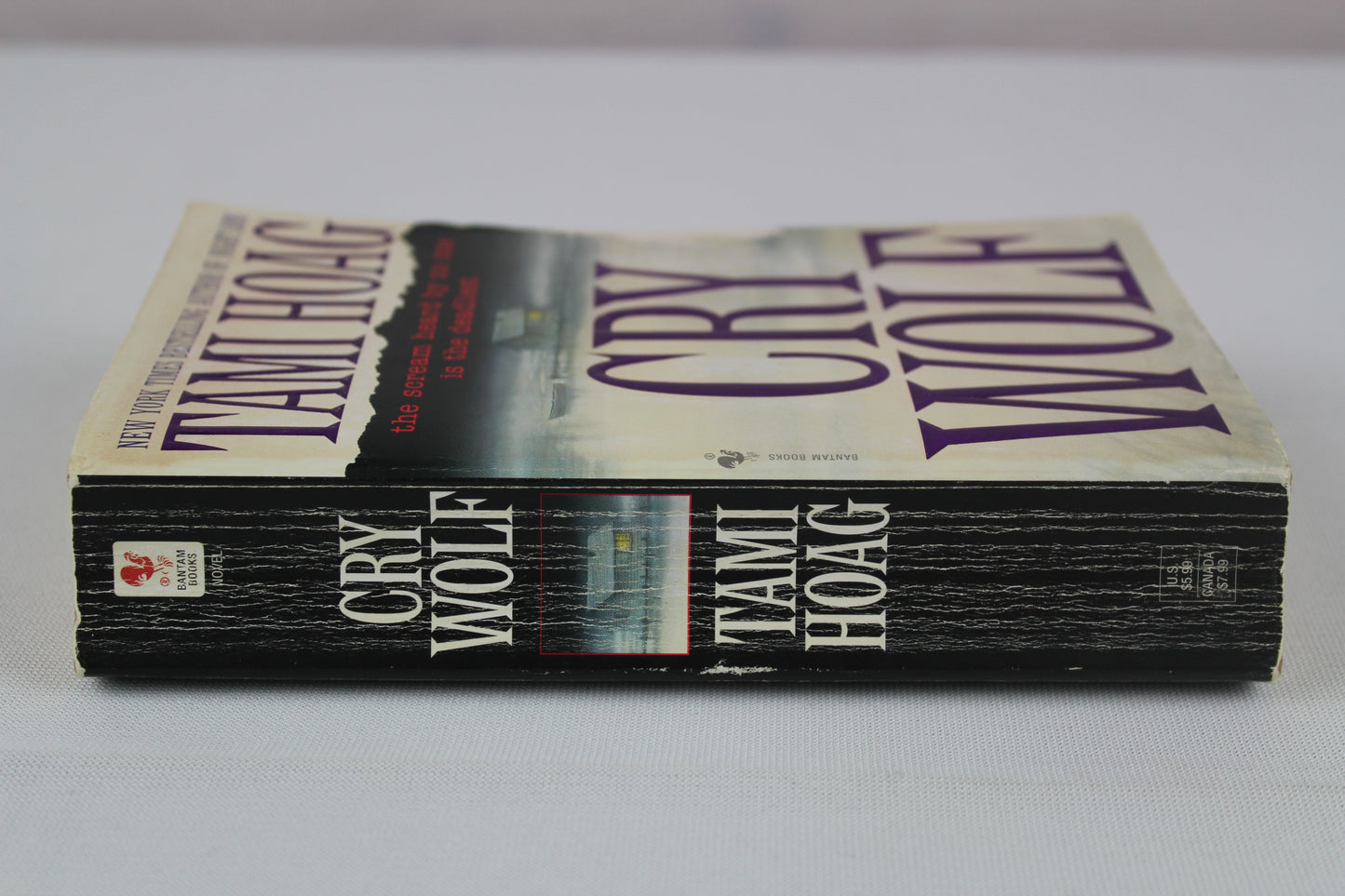 Cry Wolf: A Novel by Tami Hoag