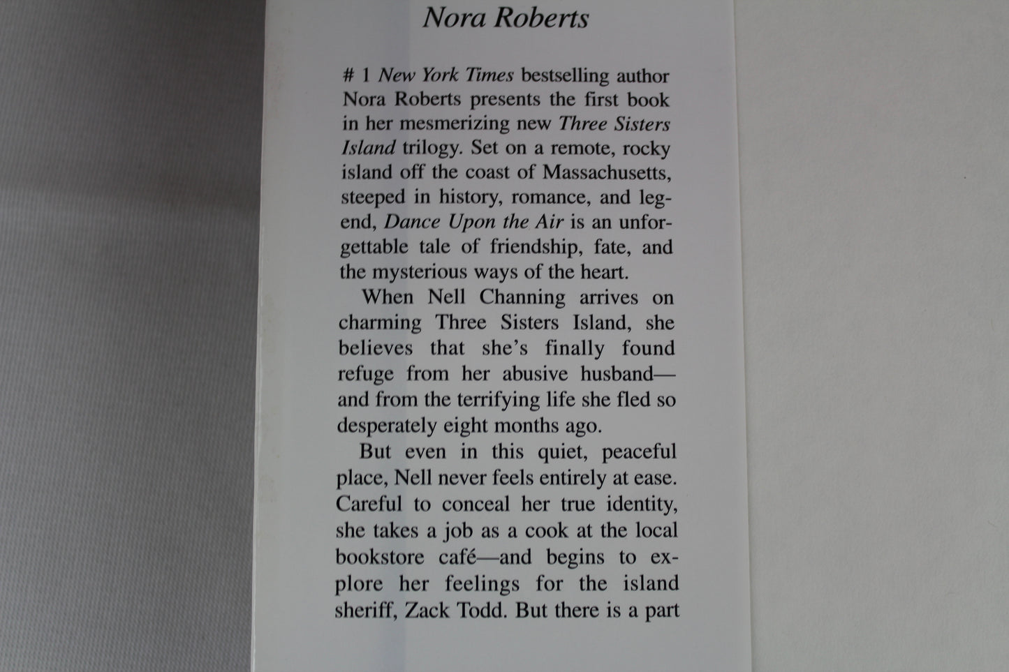Dance Upon the Air (Three Sisters Island Trilogy, Book 1) by Nora Roberts
