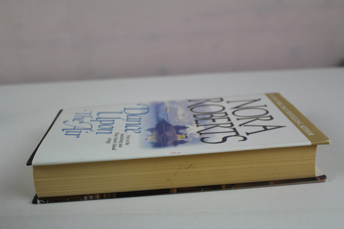 Dance Upon the Air (Three Sisters Island Trilogy, Book 1) by Nora Roberts