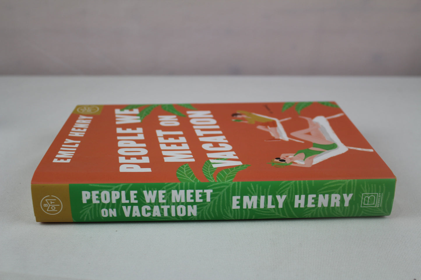 People We Meet on Vacation by Emily Henry (2021cover) by Emily Henry
