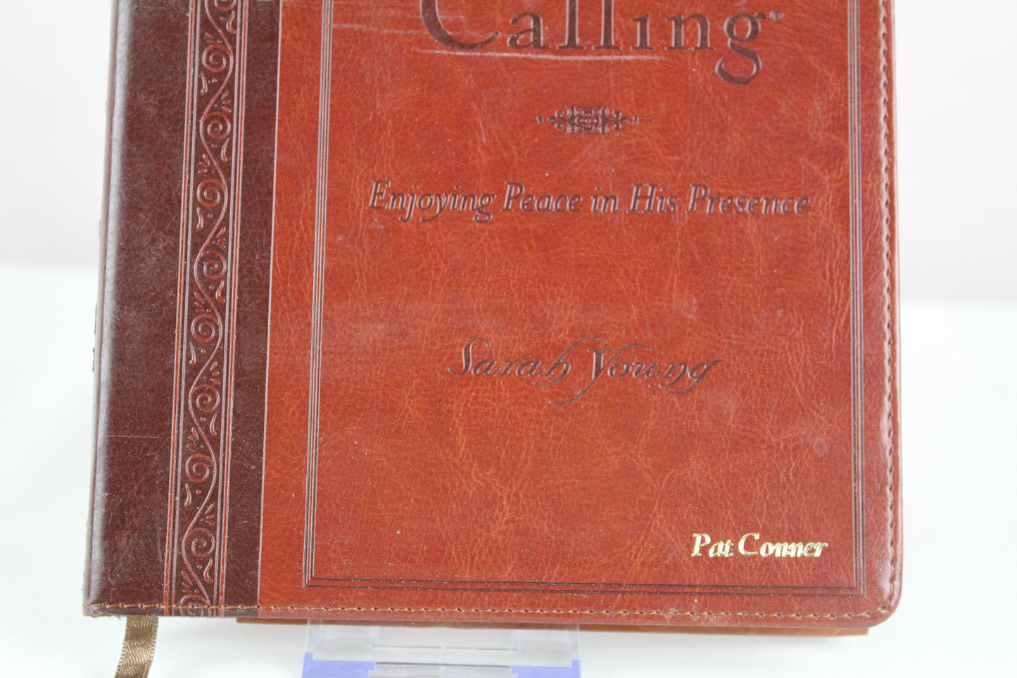 Jesus Calling, Large Text Brown Leathersoft, with full Scriptures: Enjoying Peace in His Presence (a 365-day Devotional) by Sarah Young