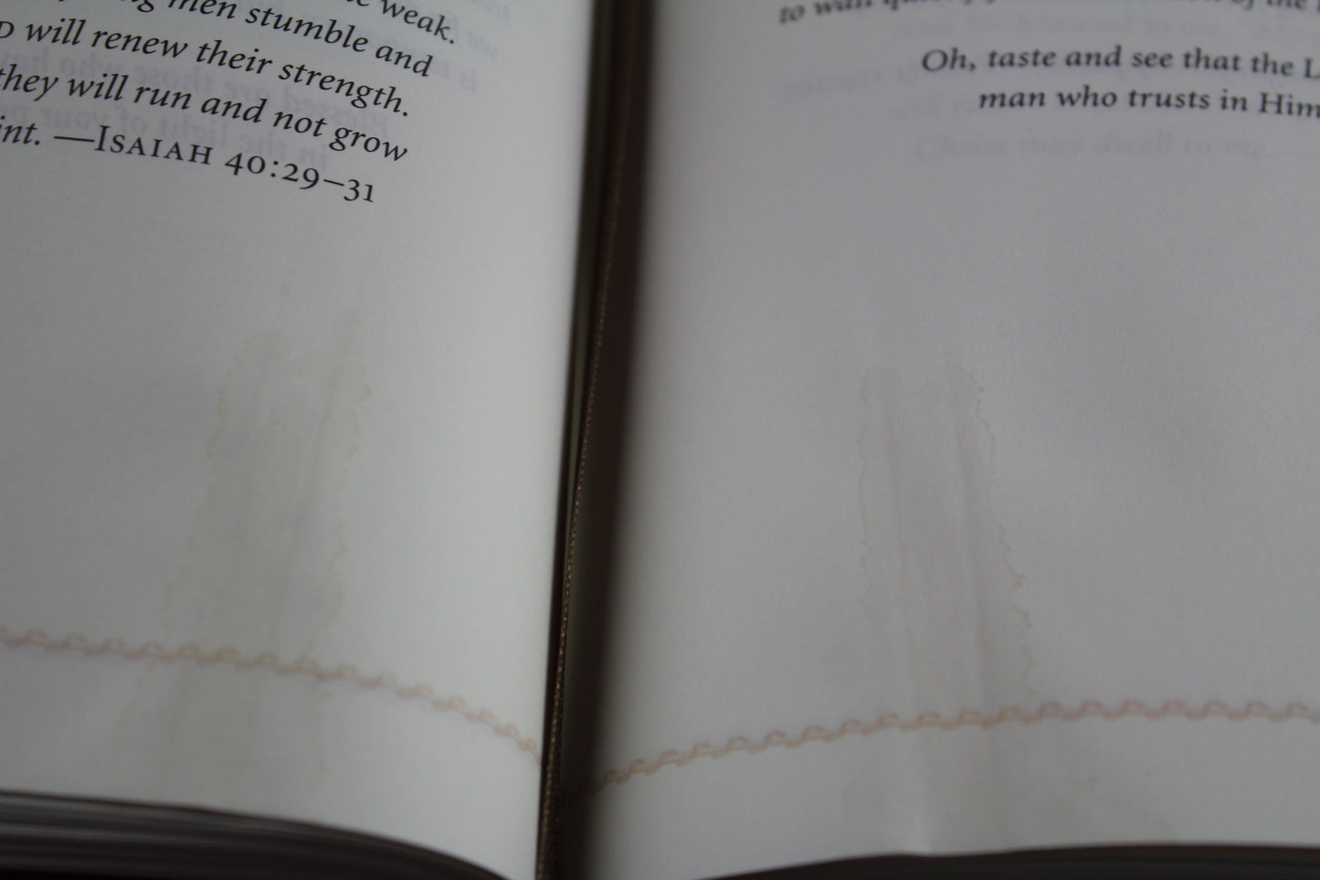Jesus Calling, Large Text Brown Leathersoft, with full Scriptures: Enjoying Peace in His Presence (a 365-day Devotional) by Sarah Young