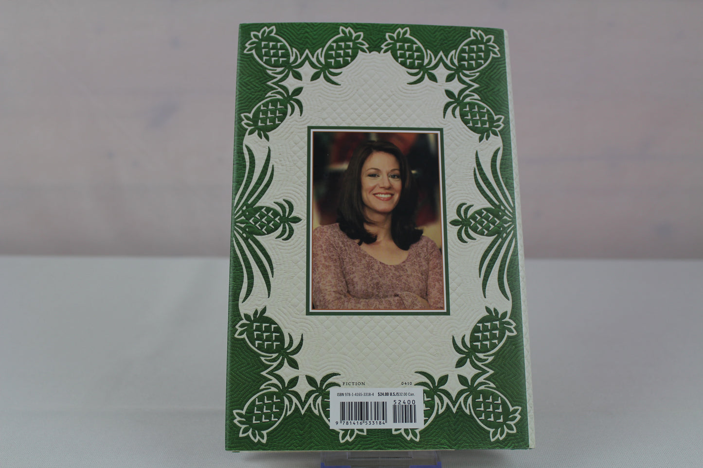 The Aloha Quilt: An Elm Creek Quilts Novel by Jennifer Chiaverini