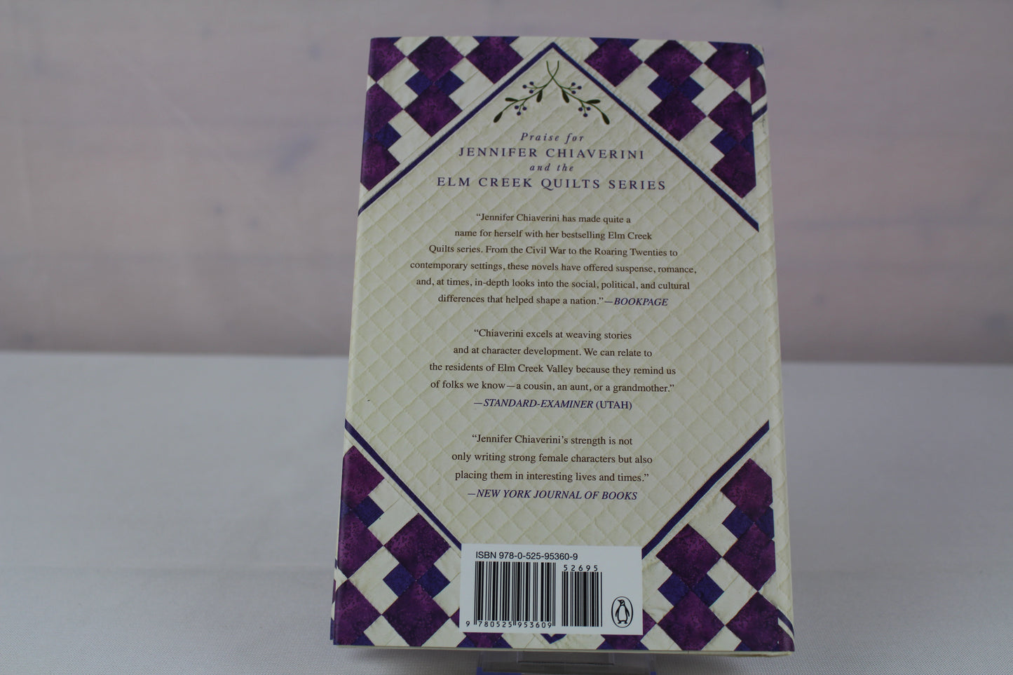 The Giving Quilt: An Elm Creek Quilts Novel by Jennifer Chiaverini