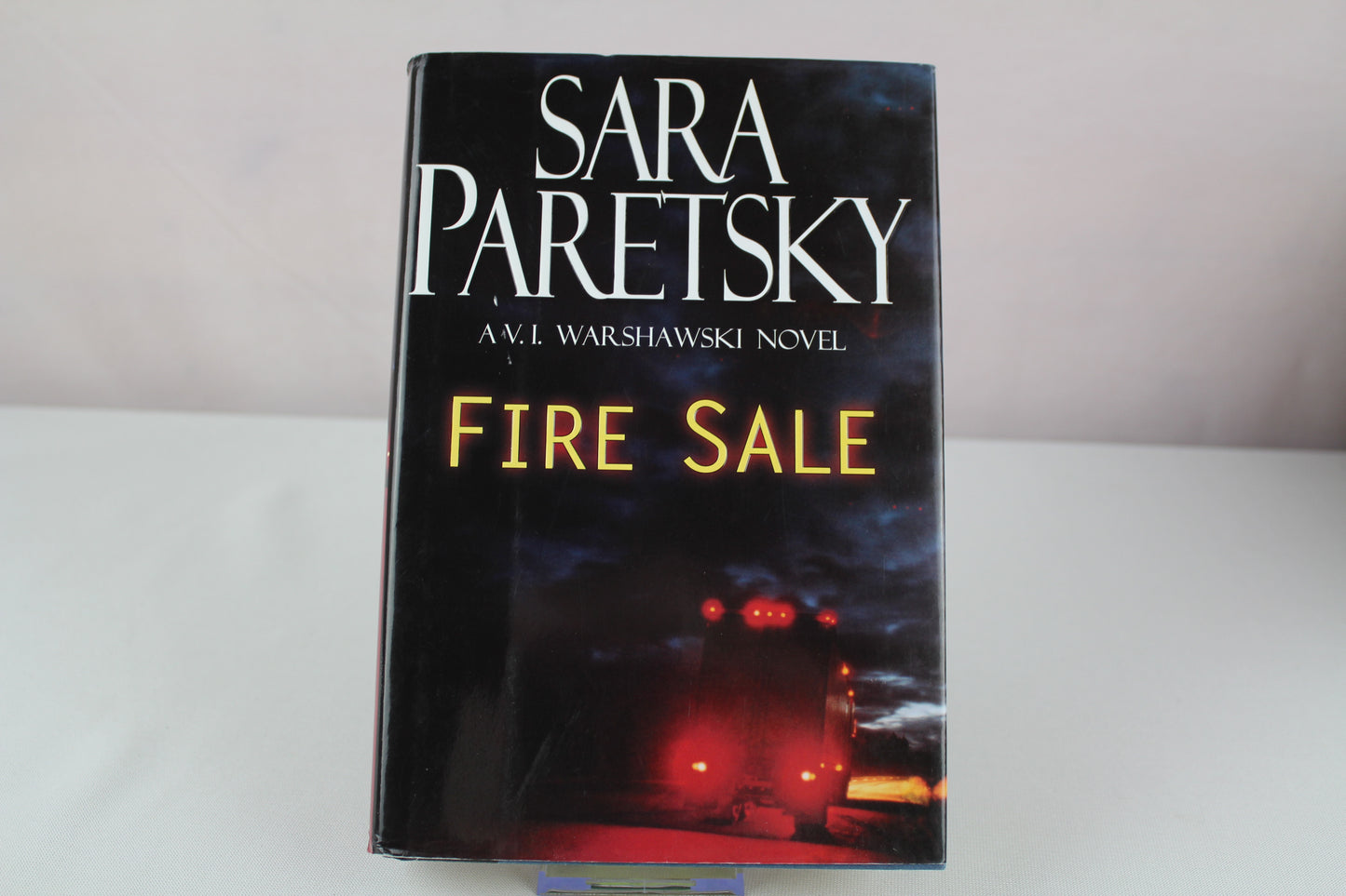 Fire Sale (V.I. Warshawski Novels) by Sara Paretsky