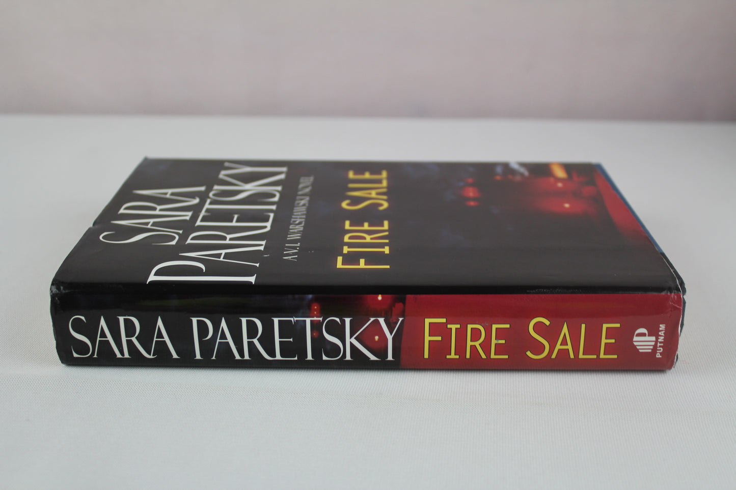 Fire Sale (V.I. Warshawski Novels) by Sara Paretsky