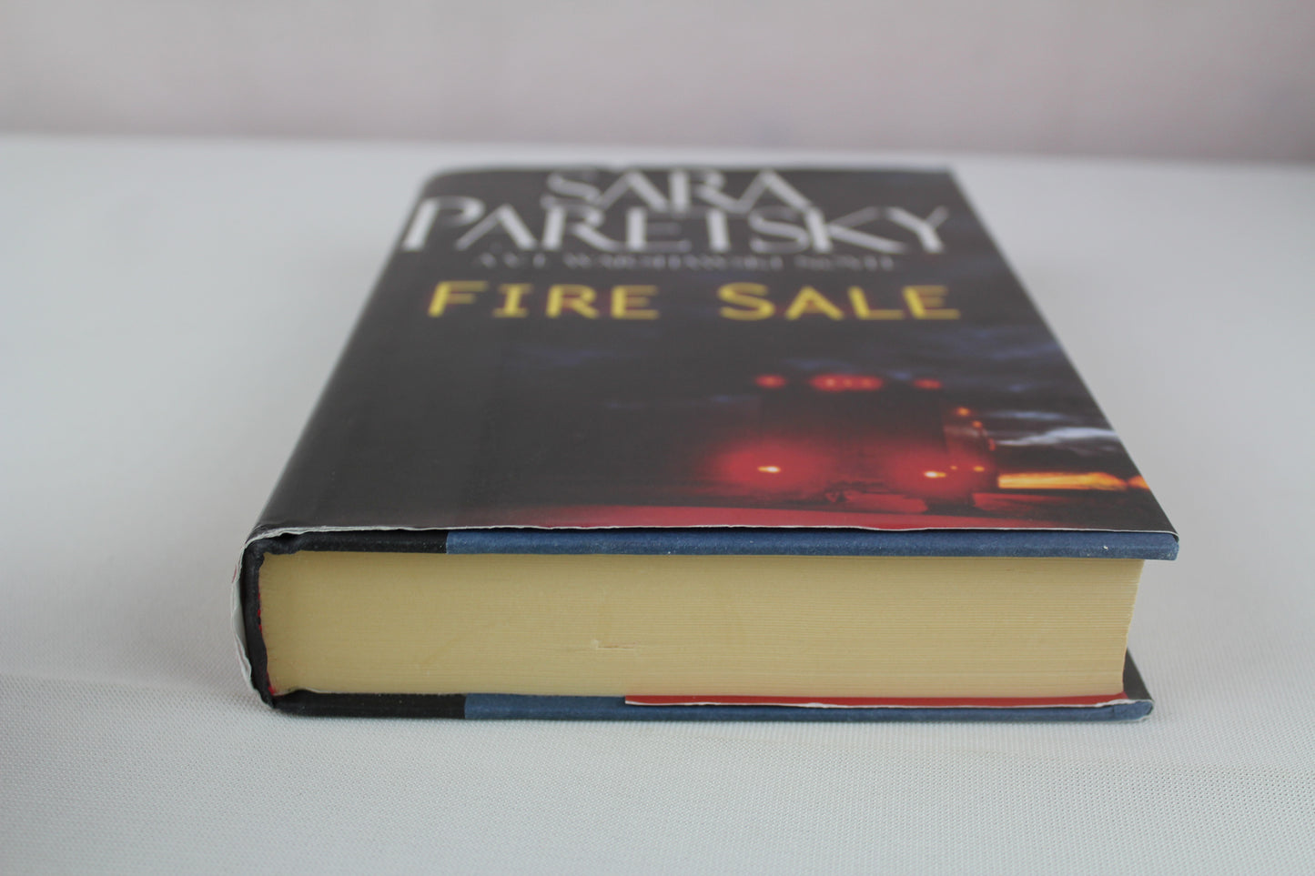 Fire Sale (V.I. Warshawski Novels) by Sara Paretsky