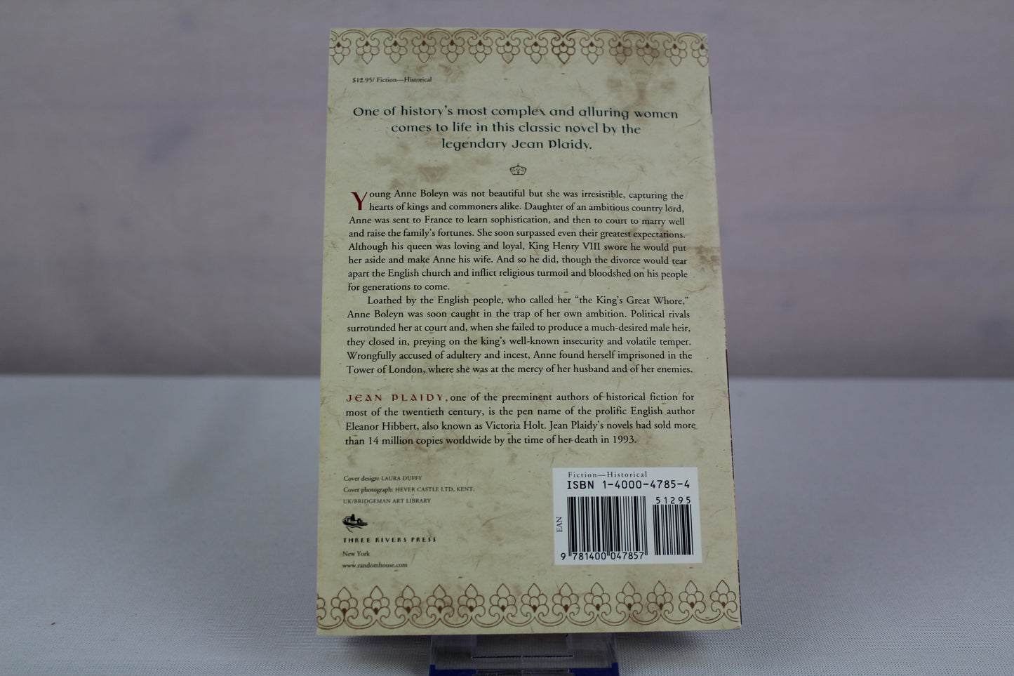 The Lady in the Tower: The Wives of Henry VIII by Jean Plaidy