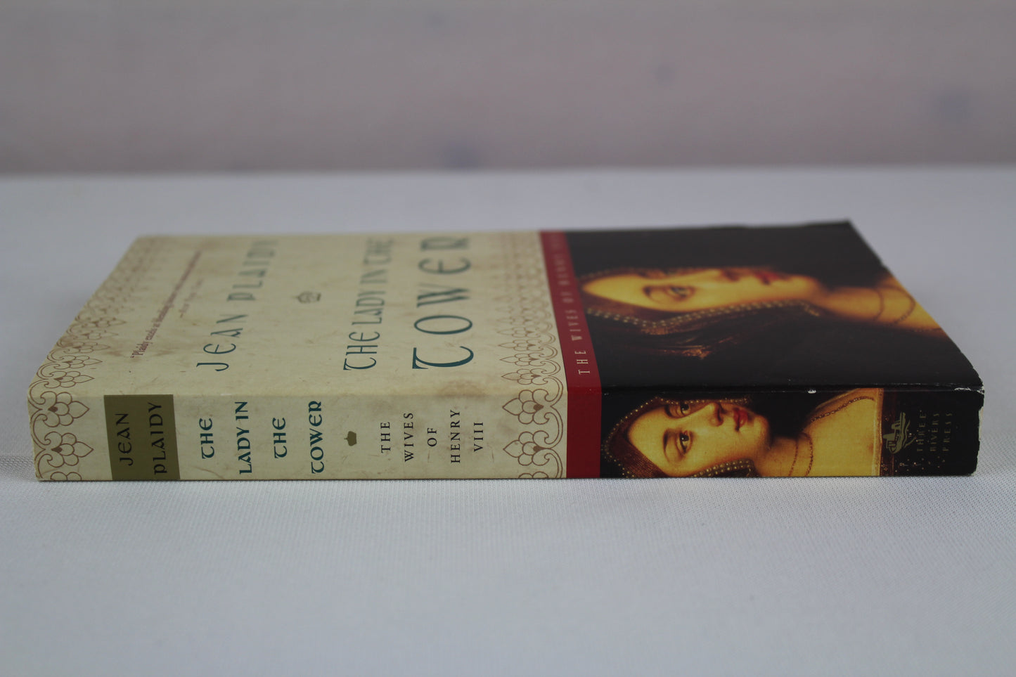 The Lady in the Tower: The Wives of Henry VIII by Jean Plaidy