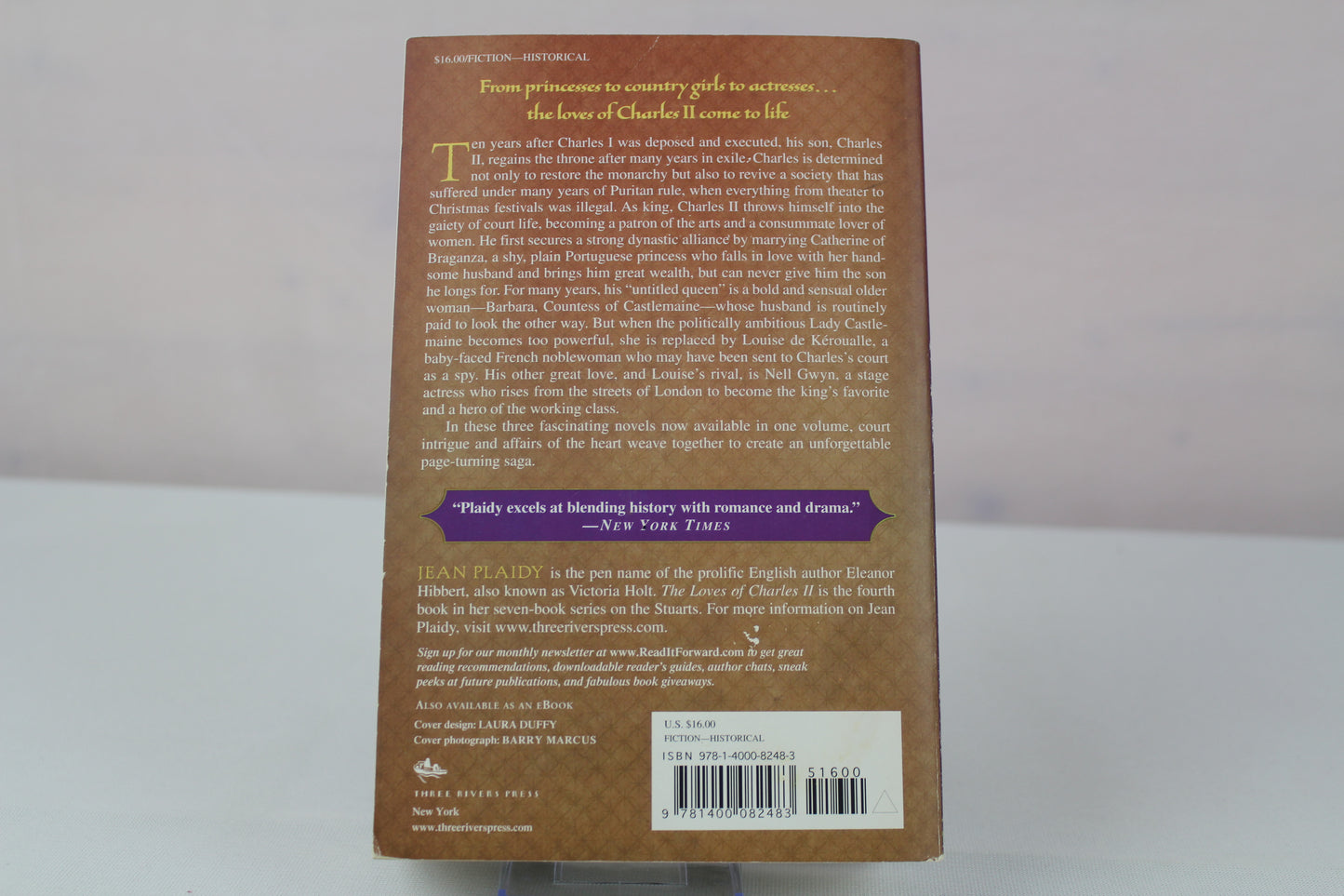 The Loves of Charles II: The Stuart Saga by Jean Plaidy