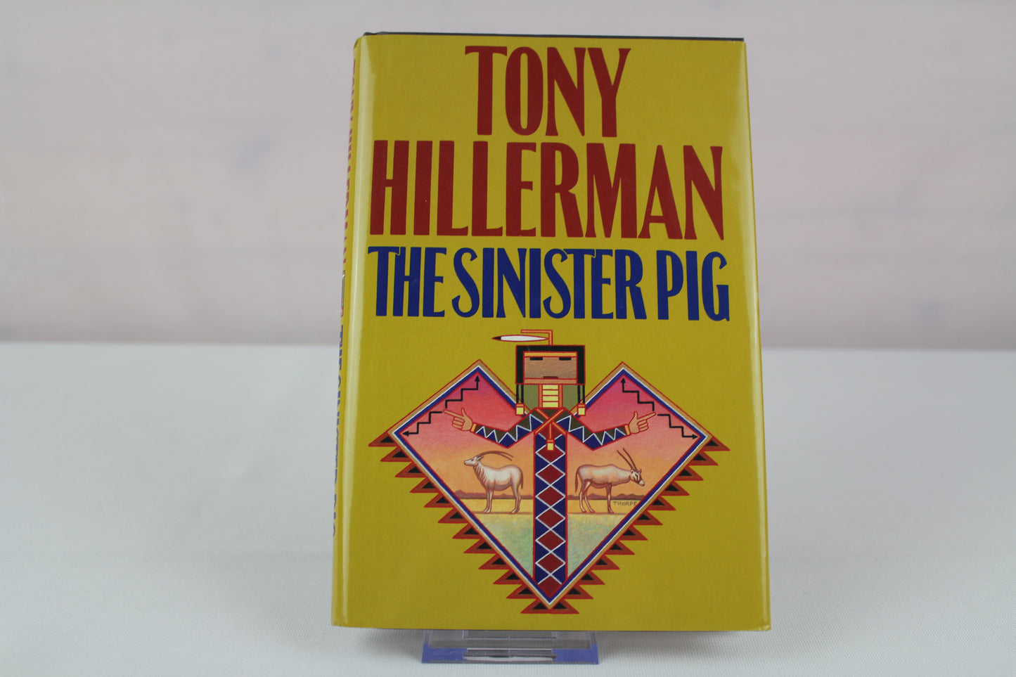The Sinister Pig: A Leaphorn and Chee Novel by Tony Hillerman