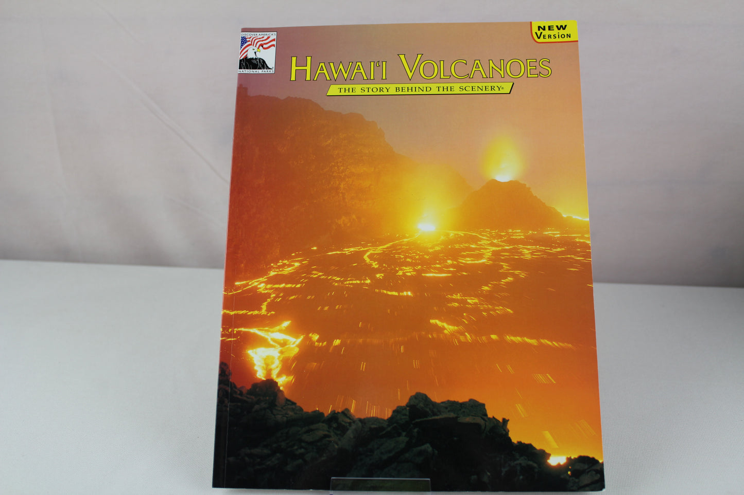 Hawaii Volcanoes: The Story Behind the Scenery (Discover America: National Parks) by Janet L. Babb, Cheri C. Madison, K.C. DenDooven
