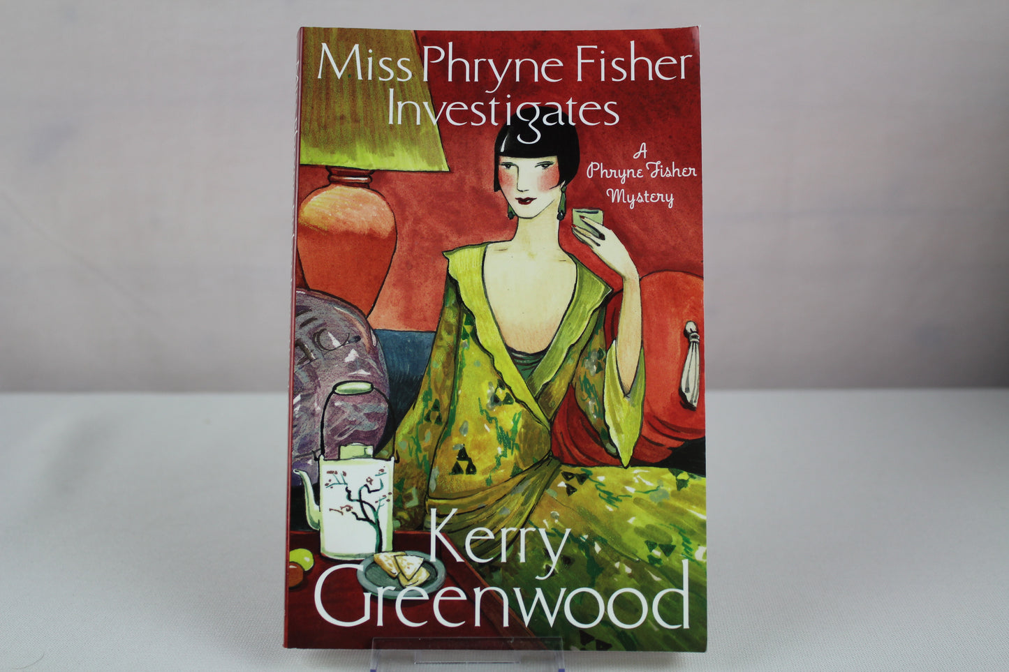 Miss Phryne Fisher Investigates by Kerry Greenwood
