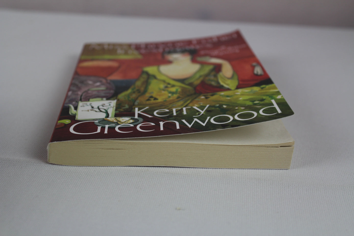 Miss Phryne Fisher Investigates by Kerry Greenwood