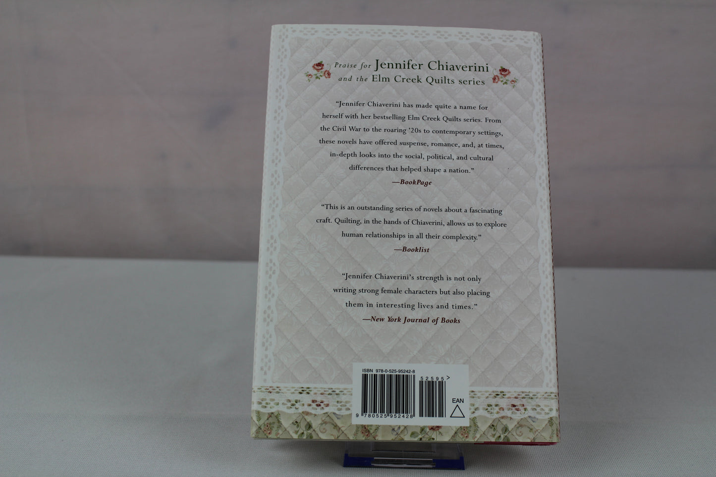The Wedding Quilt: An Elm Creek Quilts Novel by Jennifer Chiaverini
