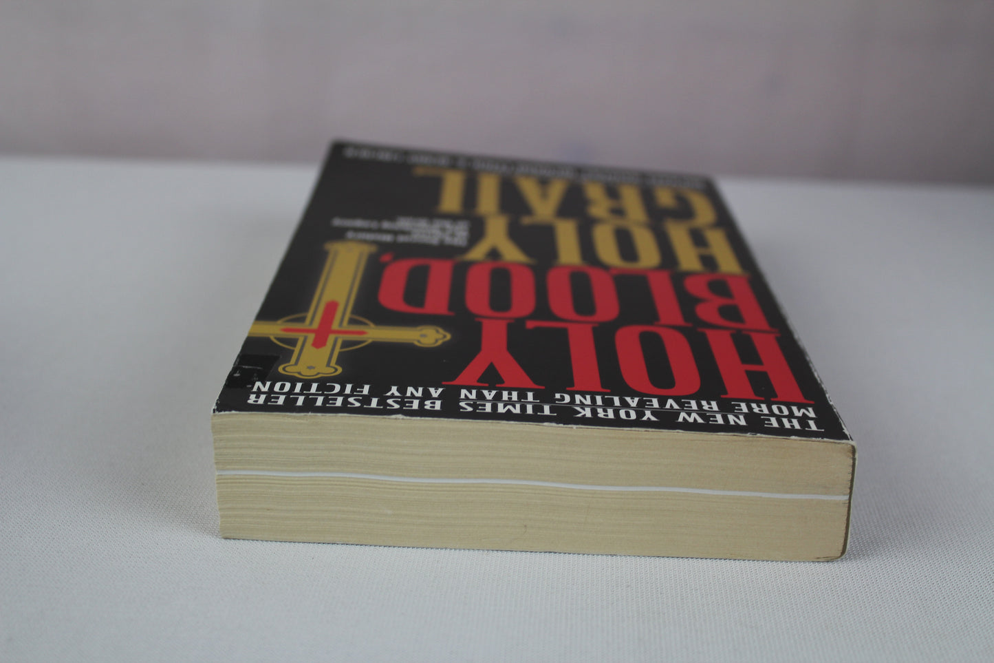 Holy Blood, Holy Grail by Michael Baigent, Richard Leigh, Henry Lincoln