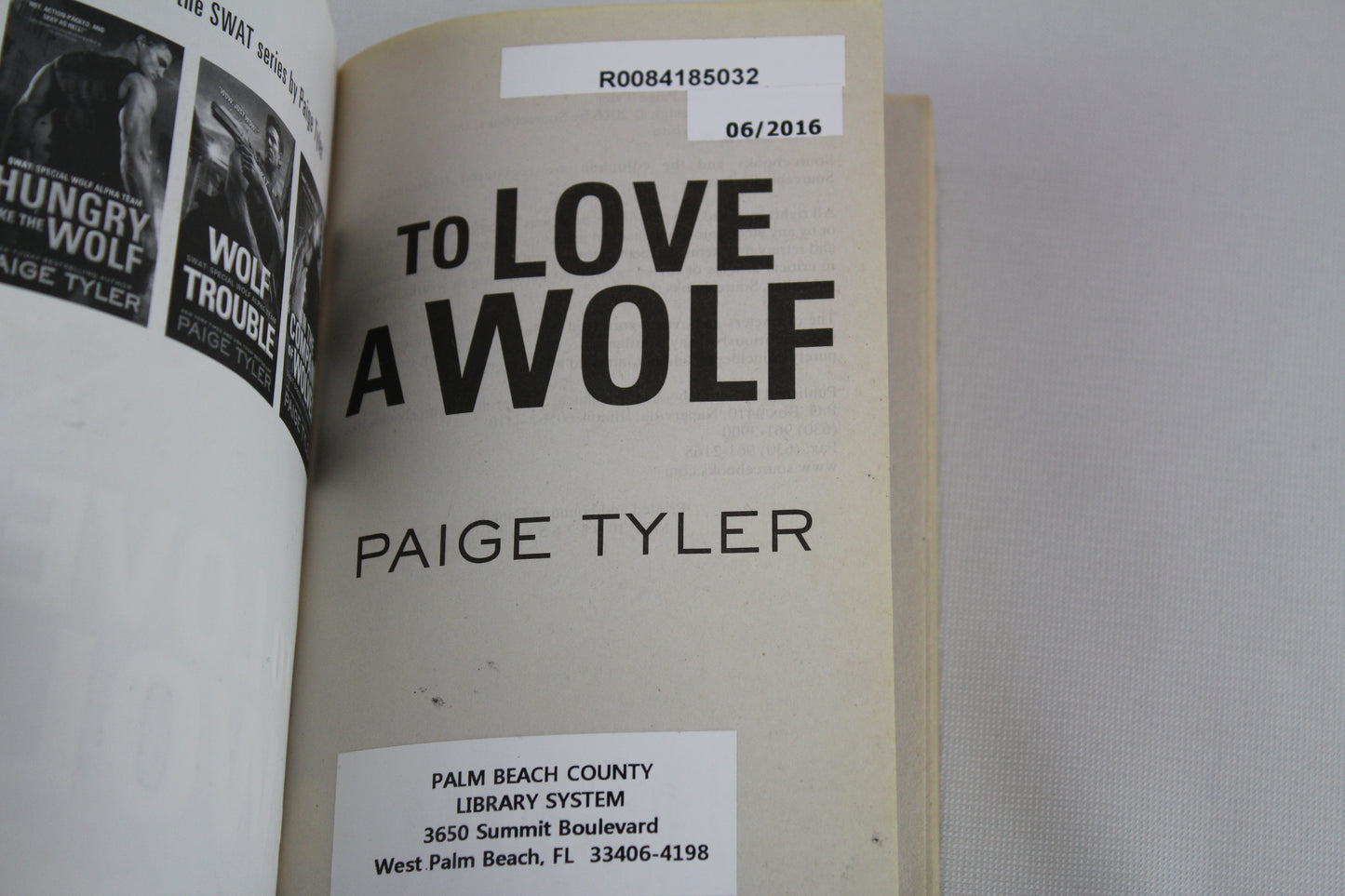 To Love a Wolf (SWAT, 4) by Paige Tyler