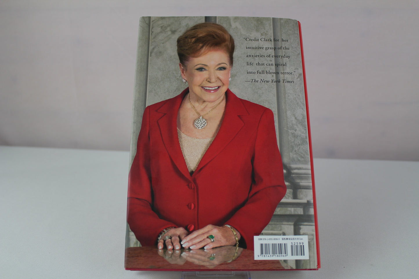 I'll Walk Alone: A Novel by Mary Higgins Clark