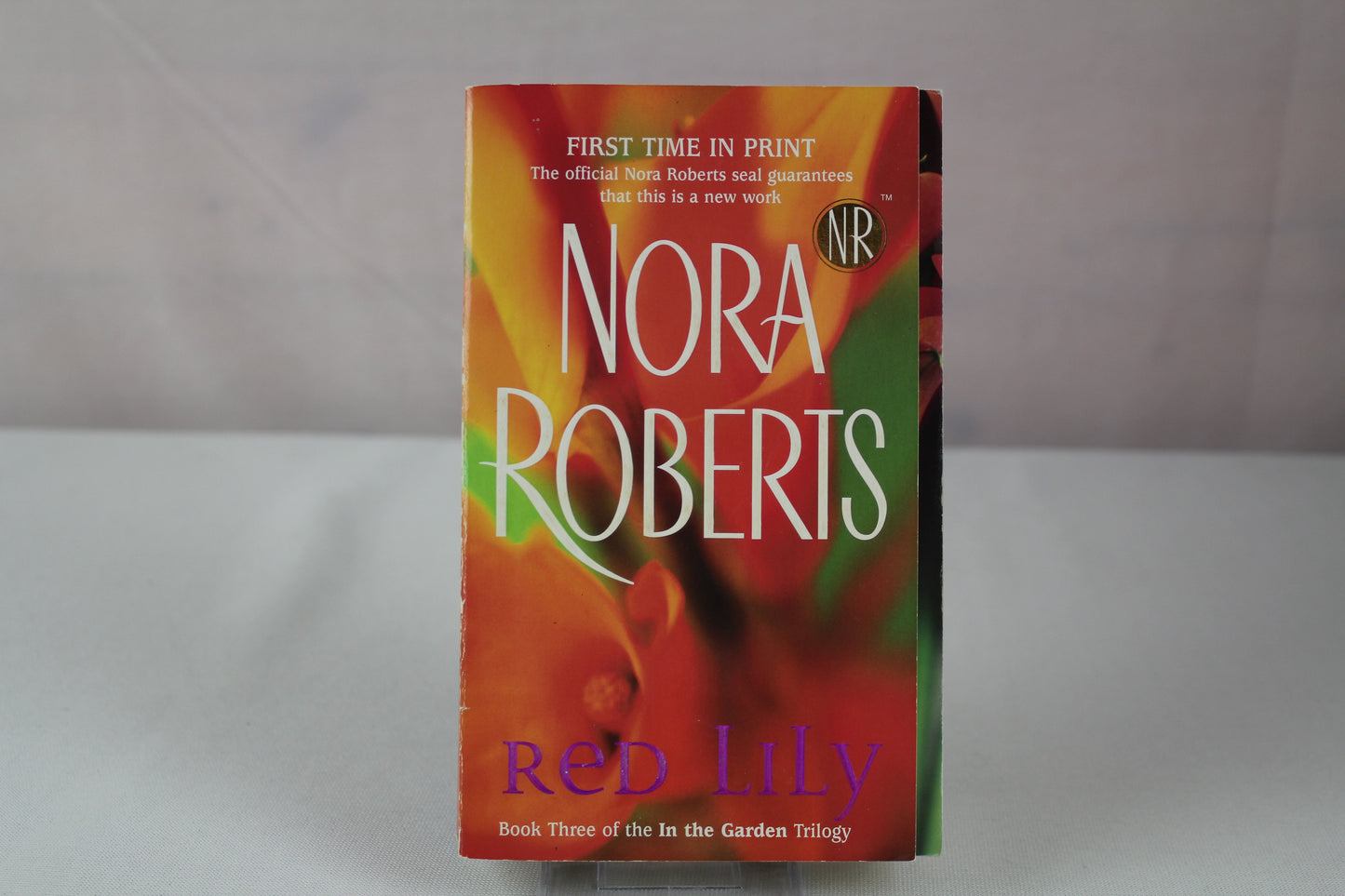 Red Lily (In the Garden, Book 3) by Nora Roberts