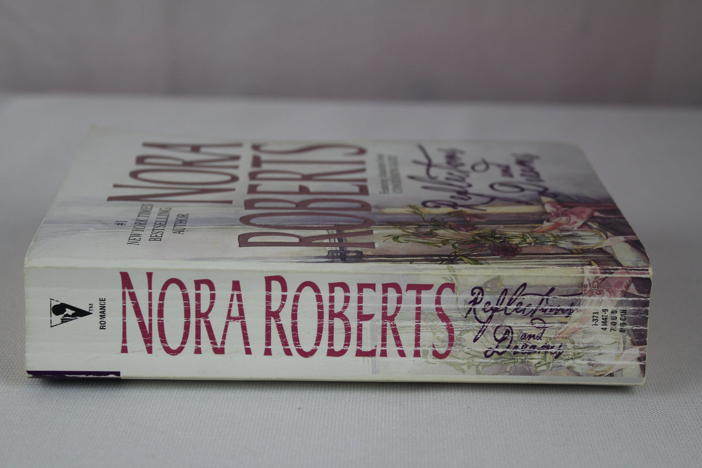 Reflections And Dreams by Nora Roberts