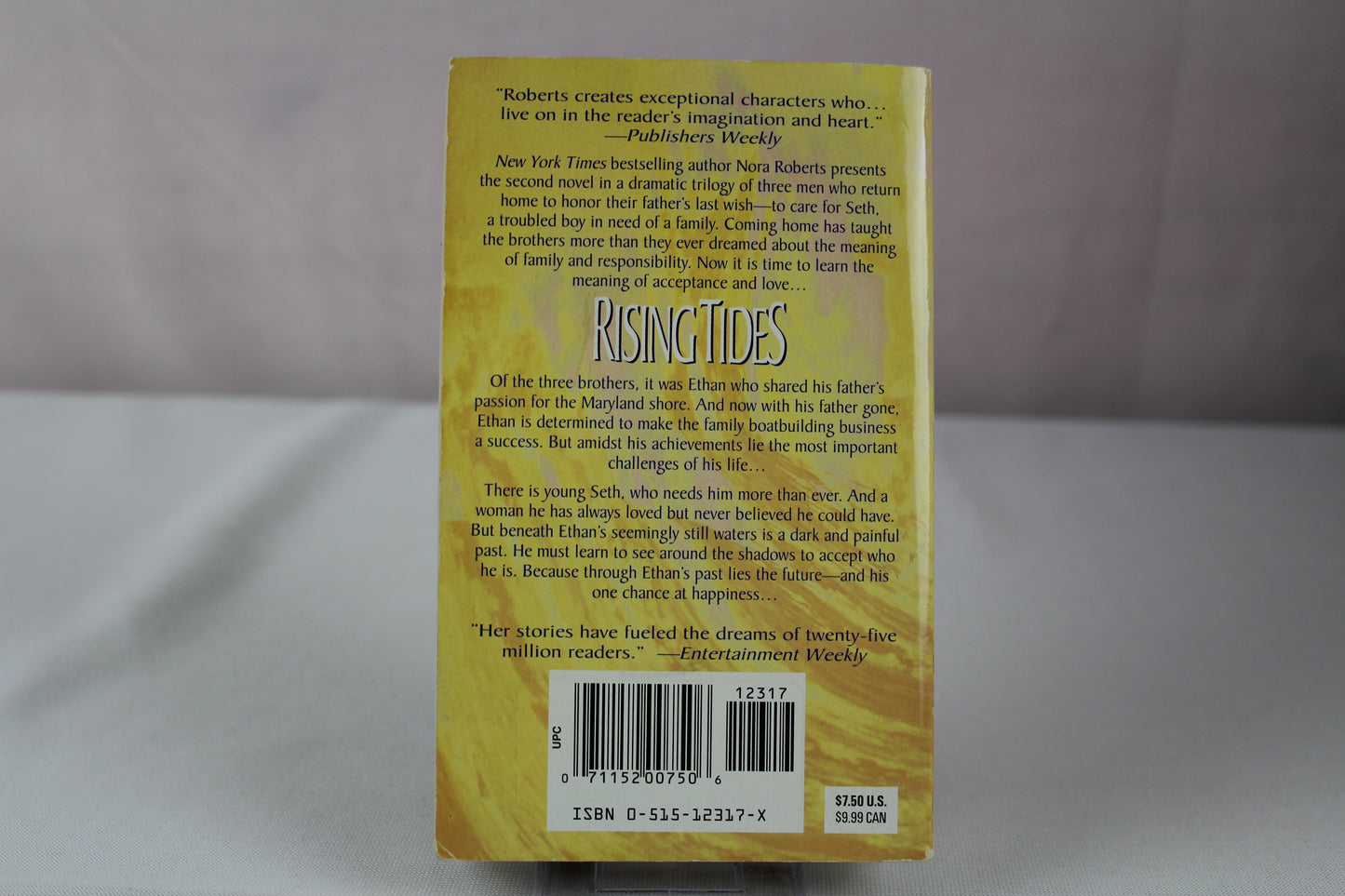Rising Tides (The Chesapeake Bay Saga, Book 2) by Nora Roberts