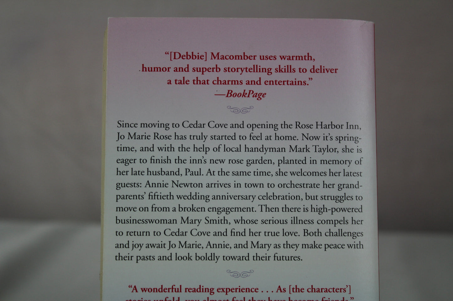 Rose Harbor in Bloom: A Novel by Debbie Macomber