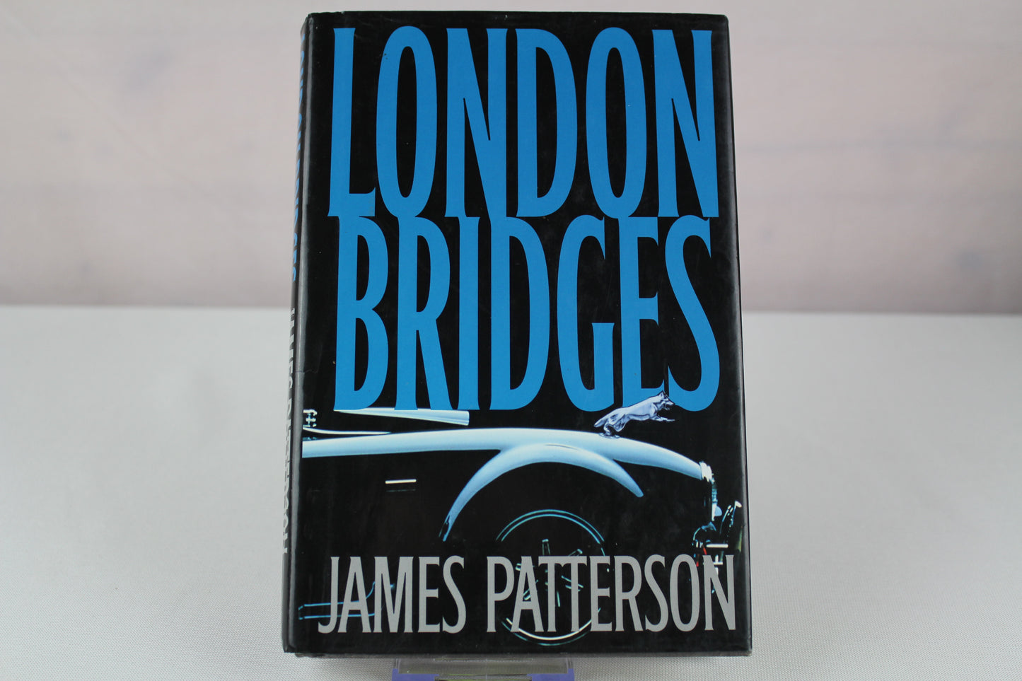 London Bridges (Alex Cross Novel) by James Patterson