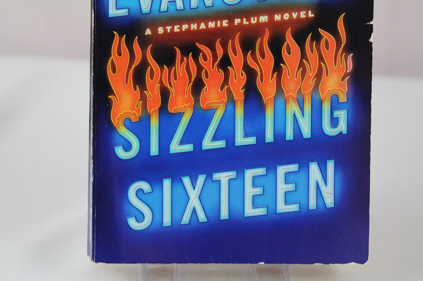 Sizzling Sixteen (Stephanie Plum Novels, 16) by Janet Evanovich
