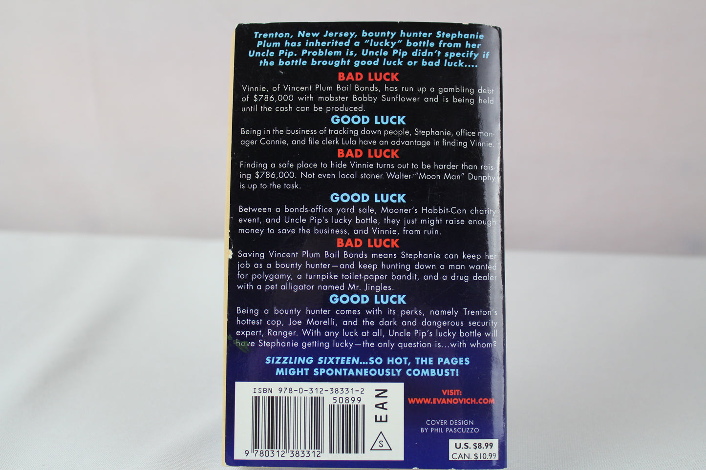 Sizzling Sixteen (Stephanie Plum Novels, 16) by Janet Evanovich