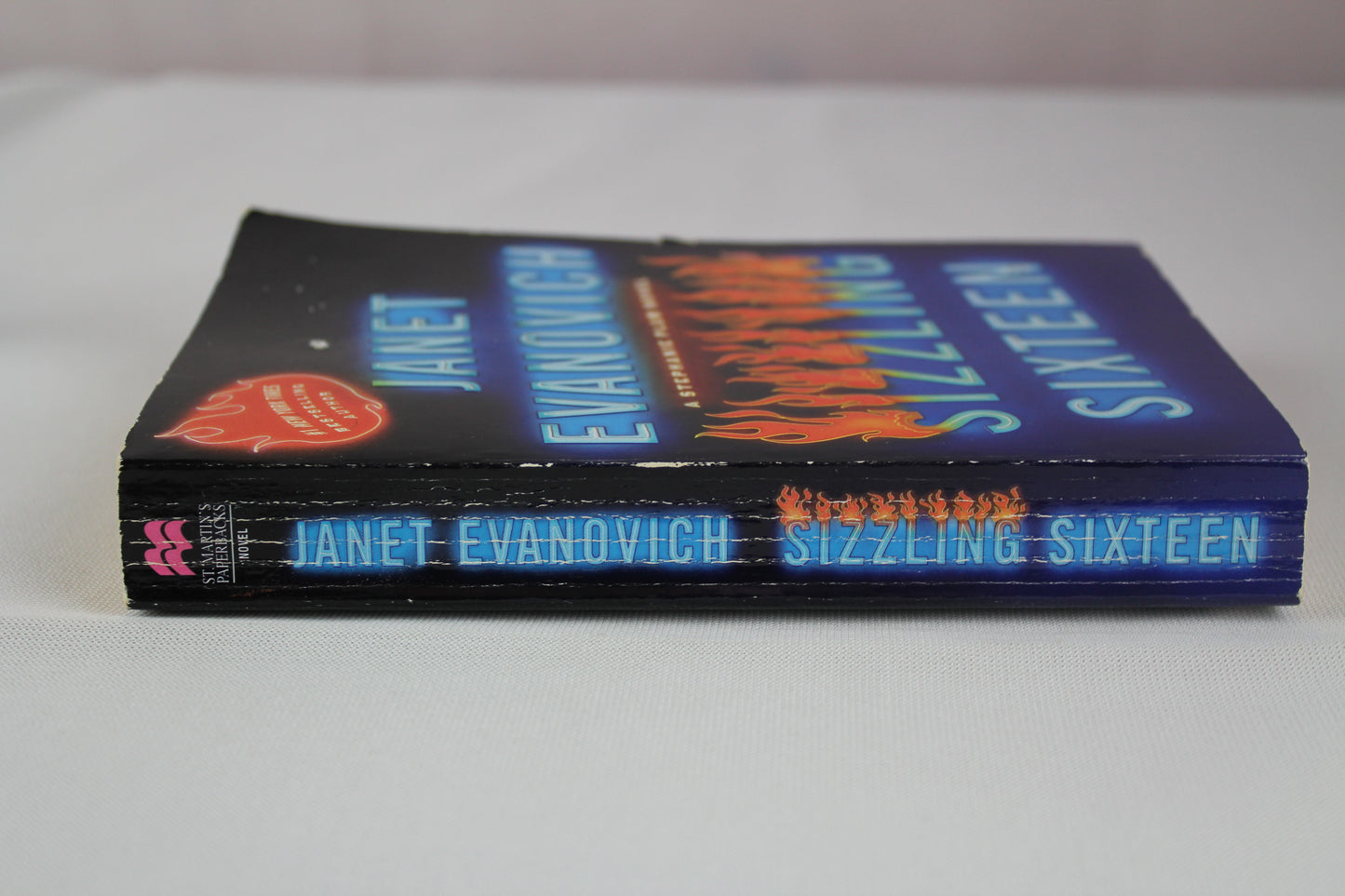 Sizzling Sixteen (Stephanie Plum Novels, 16) by Janet Evanovich