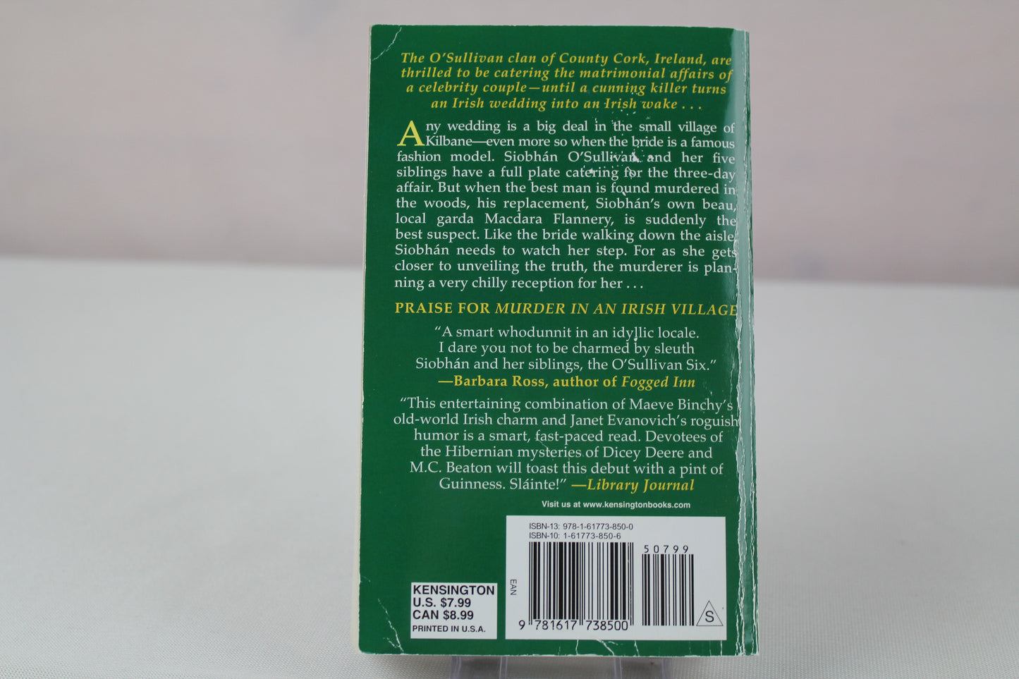 Murder at an Irish Wedding (An Irish Village Mystery) by Carlene O'Connor