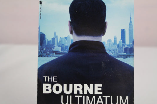 The Bourne Ultimatum (Bourne Trilogy, Book 3) by Robert Ludlum