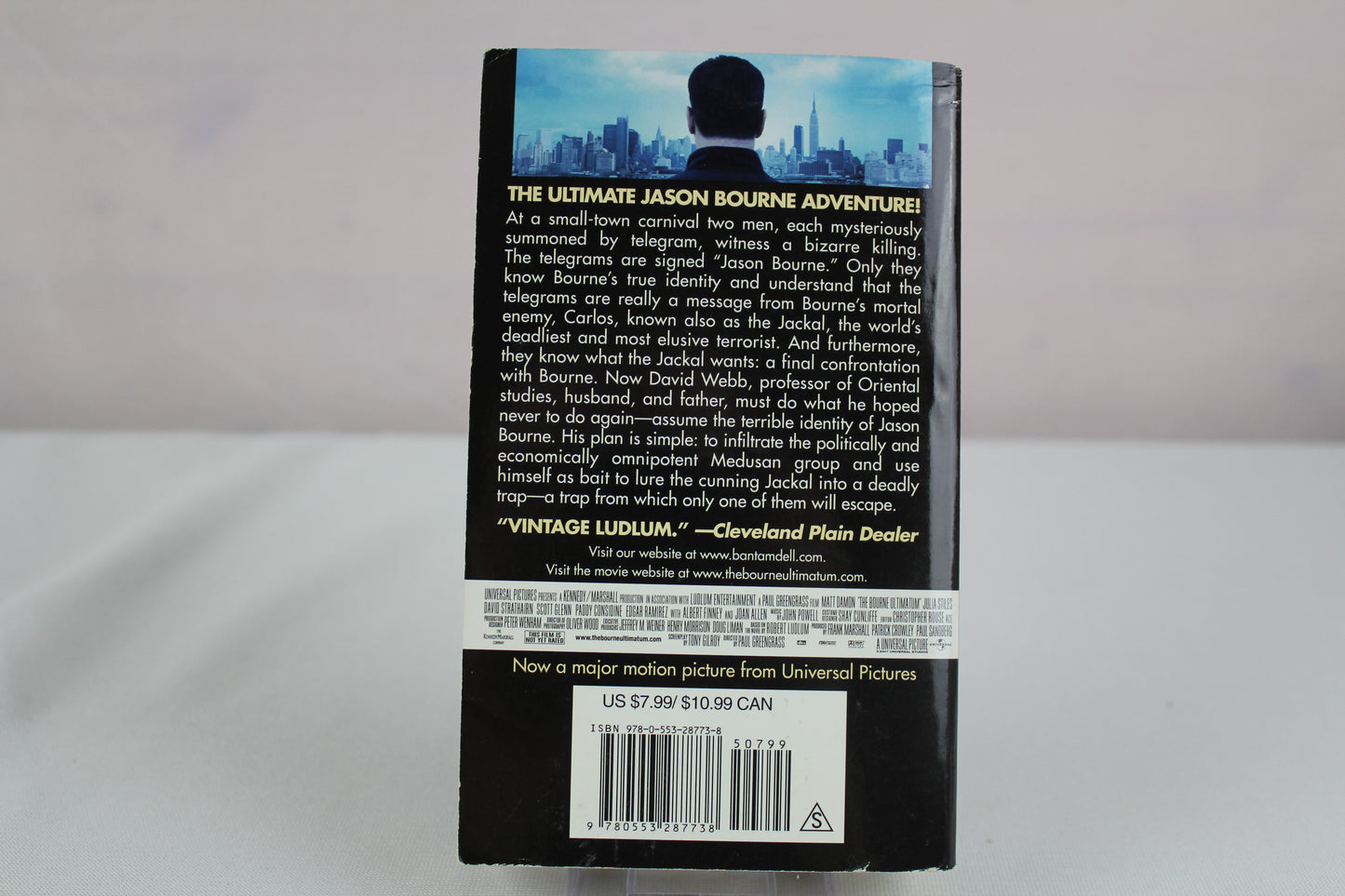 The Bourne Ultimatum (Bourne Trilogy, Book 3) by Robert Ludlum