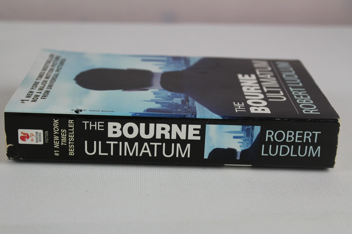 The Bourne Ultimatum (Bourne Trilogy, Book 3) by Robert Ludlum
