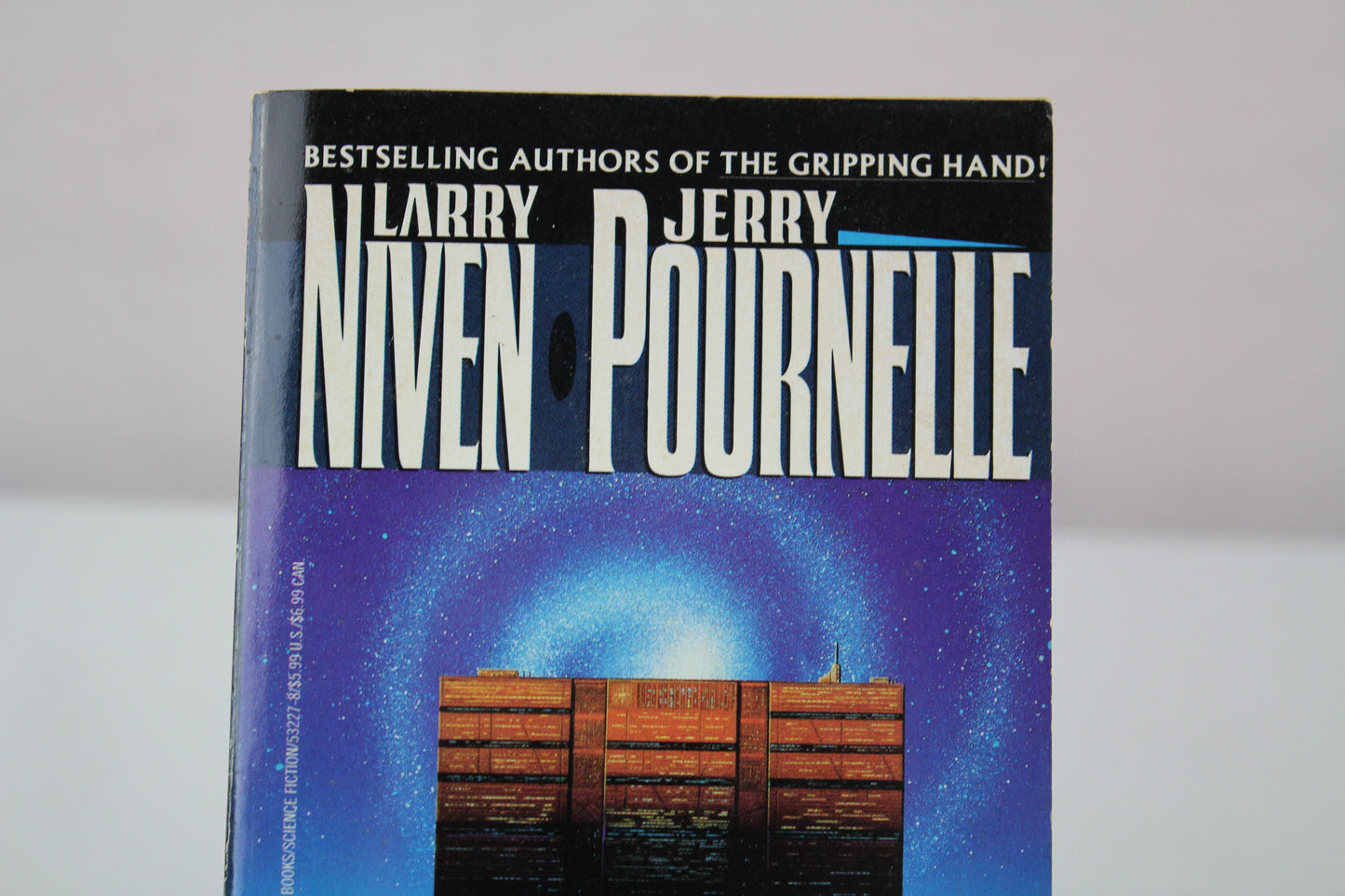 Oath of Fealty by Larry Niven, Jerry Pournelle