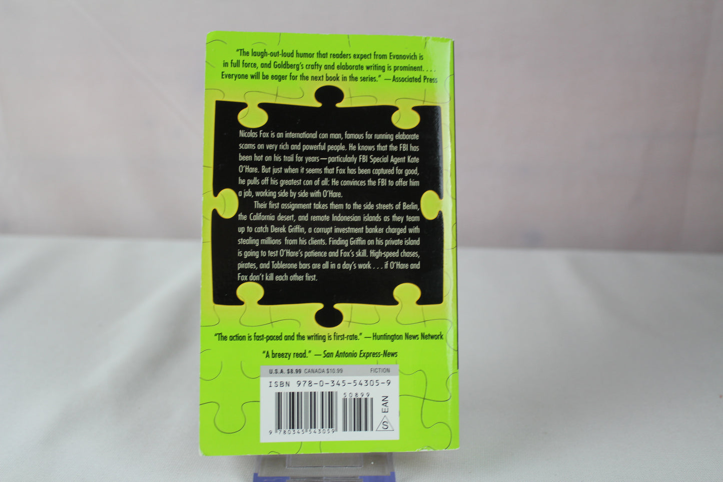 The Heist: A Novel (Fox and O'Hare) by Janet Evanovich, Lee Goldberg