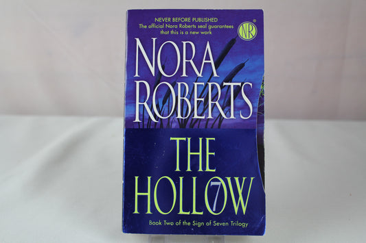 The Hollow (Sign of Seven Trilogy, Book 2) by Nora Roberts