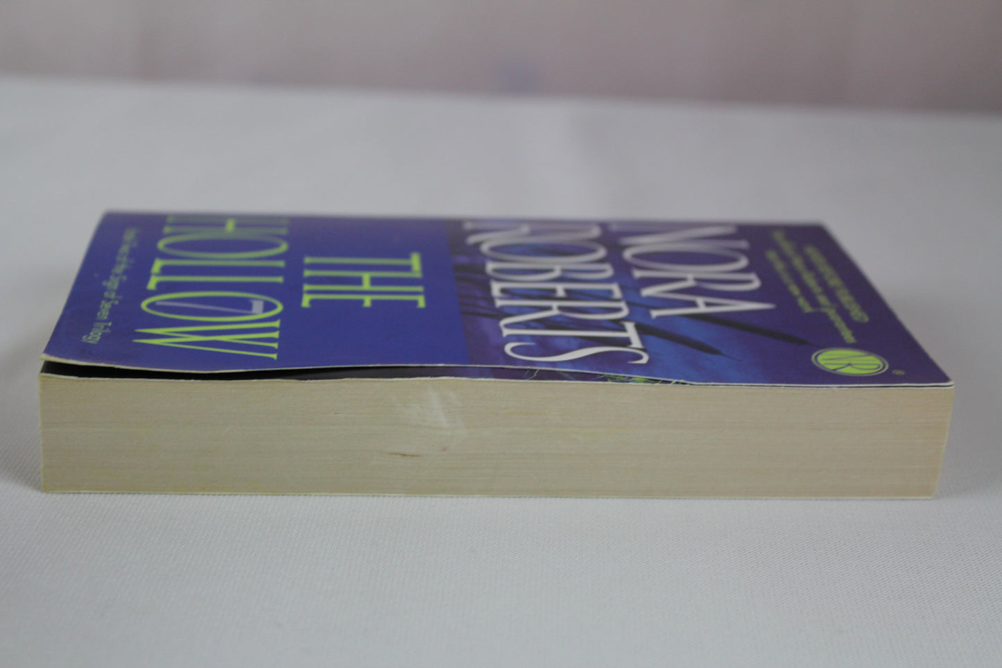 The Hollow (Sign of Seven Trilogy, Book 2) by Nora Roberts