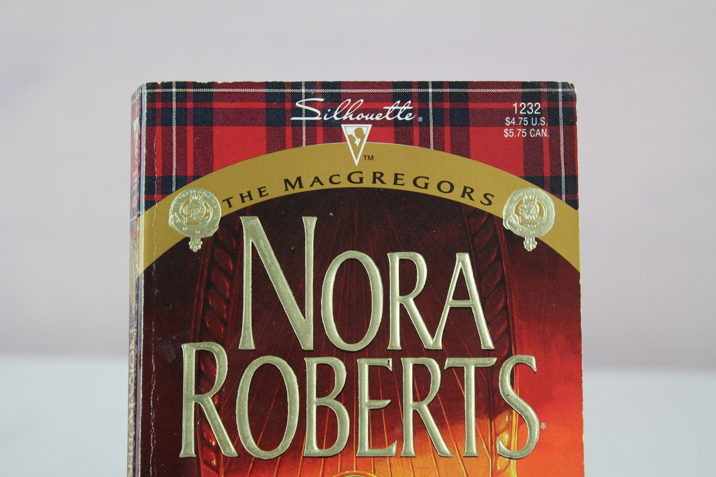 The Perfect Neighbor (The Macgregors) by Nora Roberts
