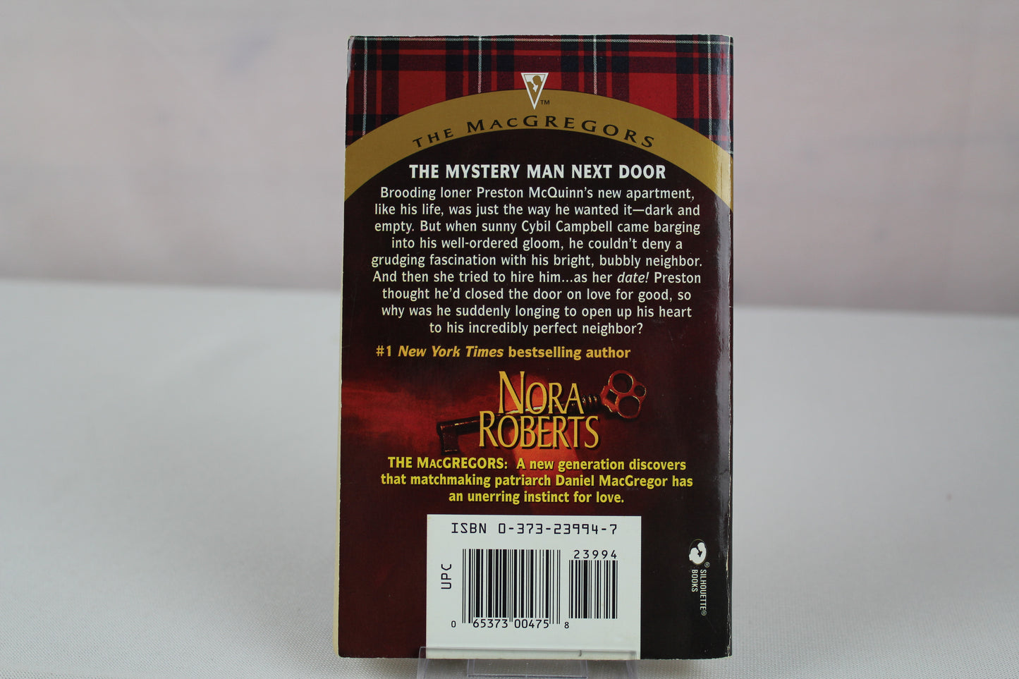 The Perfect Neighbor (The Macgregors) by Nora Roberts