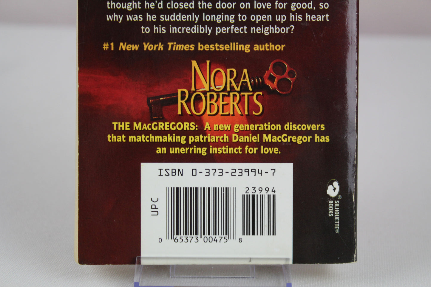 The Perfect Neighbor (The Macgregors) by Nora Roberts