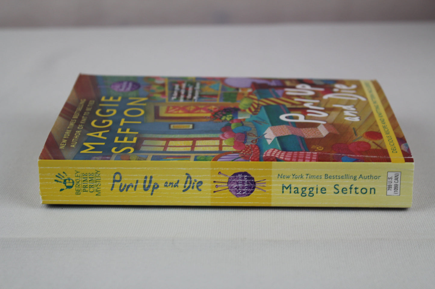 Purl Up and Die (A Knitting Mystery) by Maggie Sefton