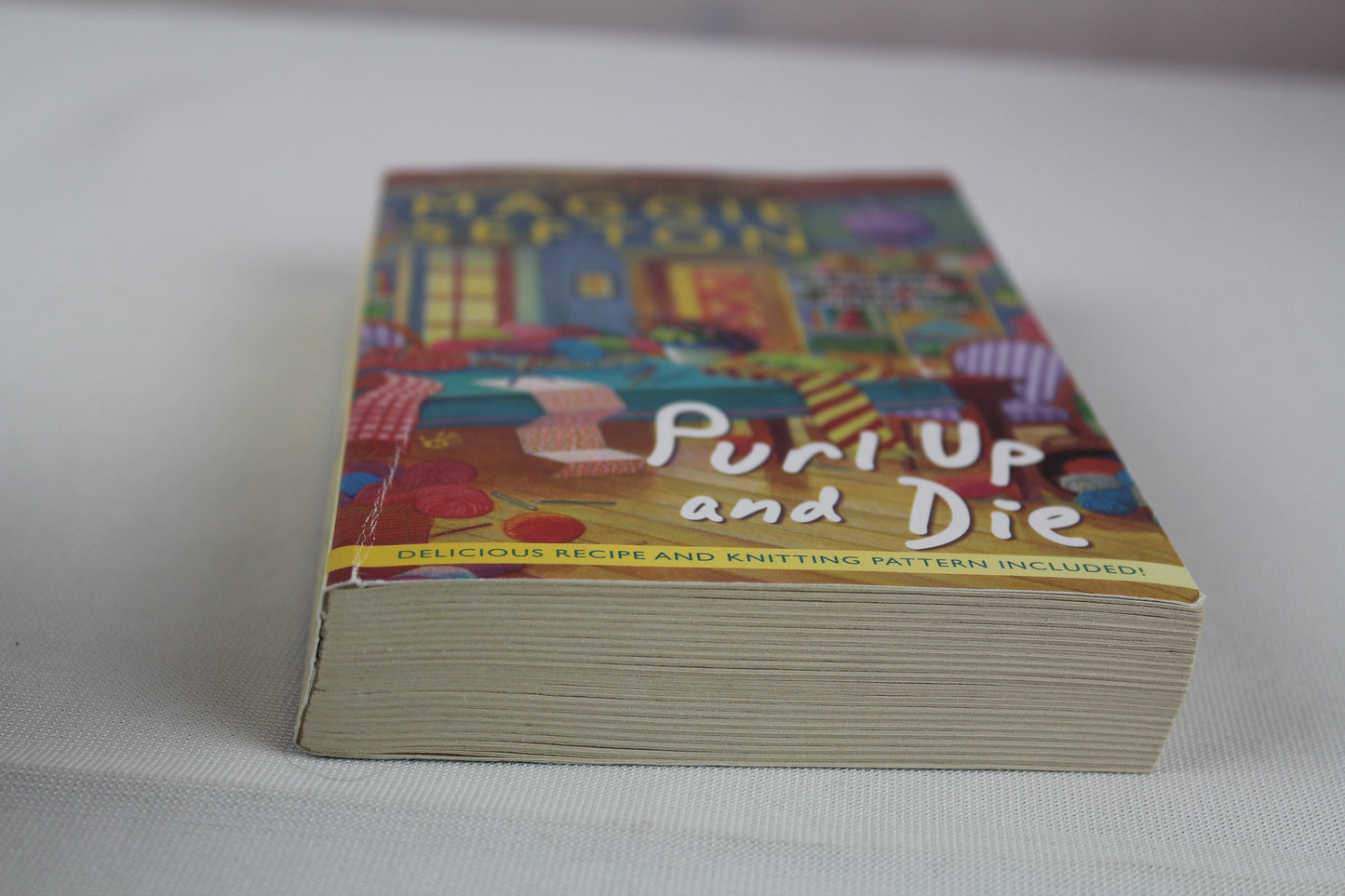 Purl Up and Die (A Knitting Mystery) by Maggie Sefton