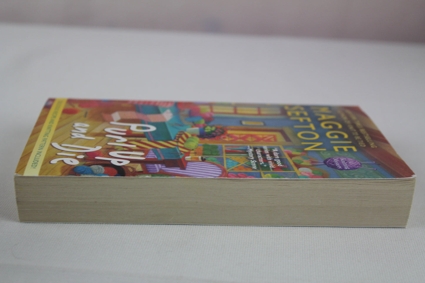 Purl Up and Die (A Knitting Mystery) by Maggie Sefton