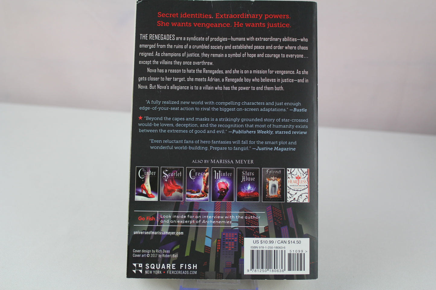 Renegades (Renegades, 1) by Marissa Meyer