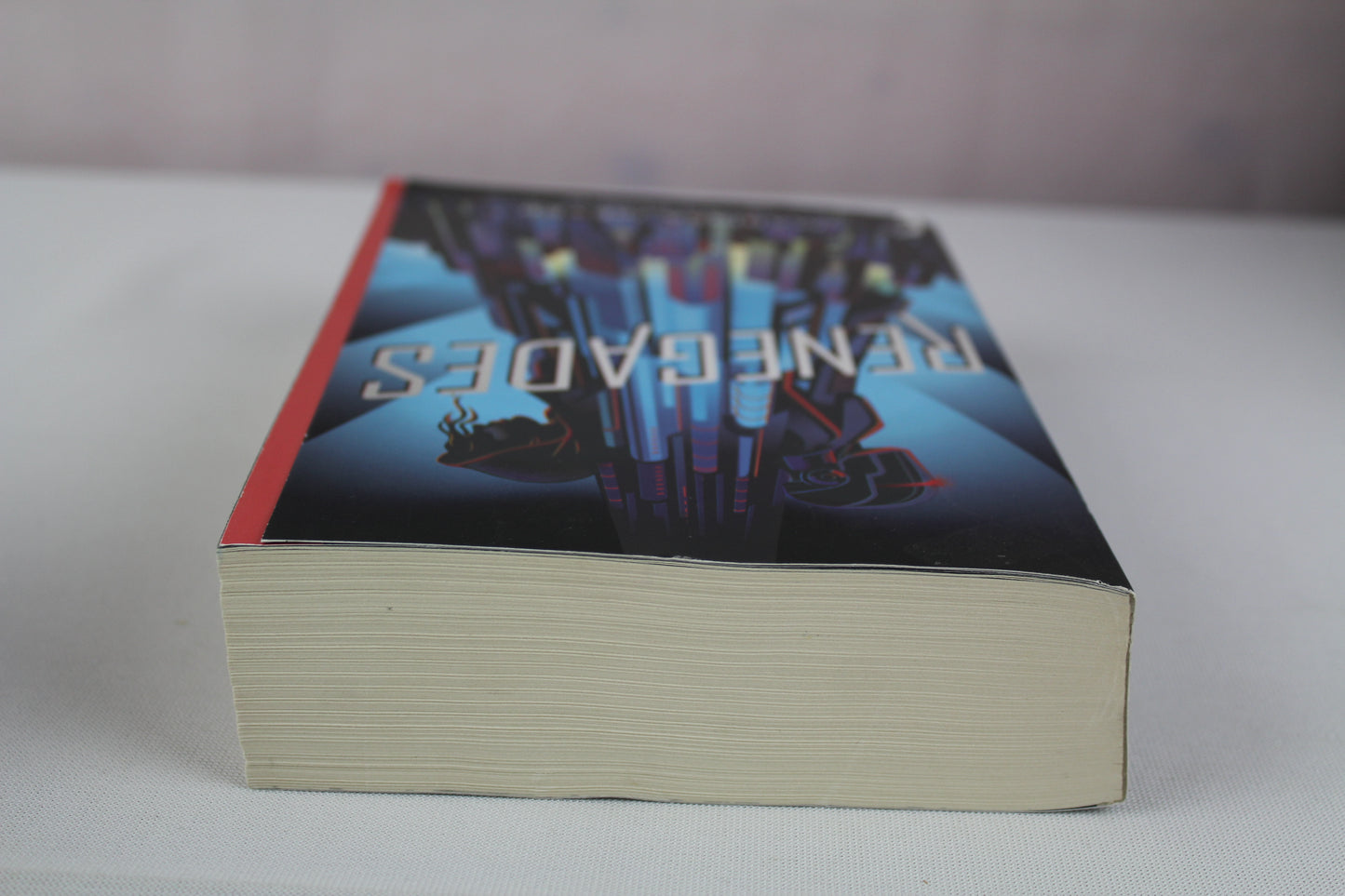 Renegades (Renegades, 1) by Marissa Meyer