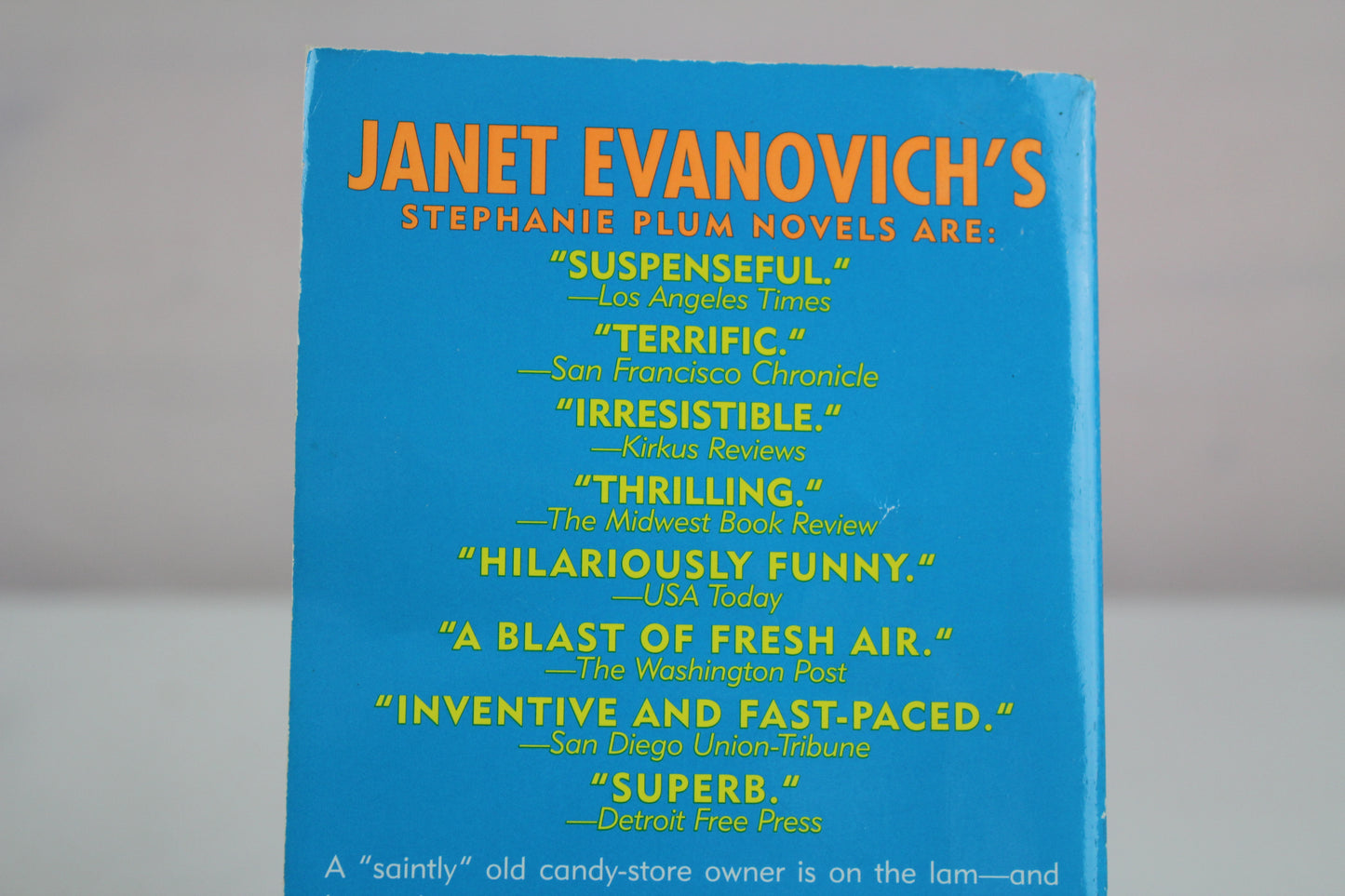 Three to Get Deadly (Stephanie Plum, No. 3) (Stephanie Plum Novels) by Janet Evanovich