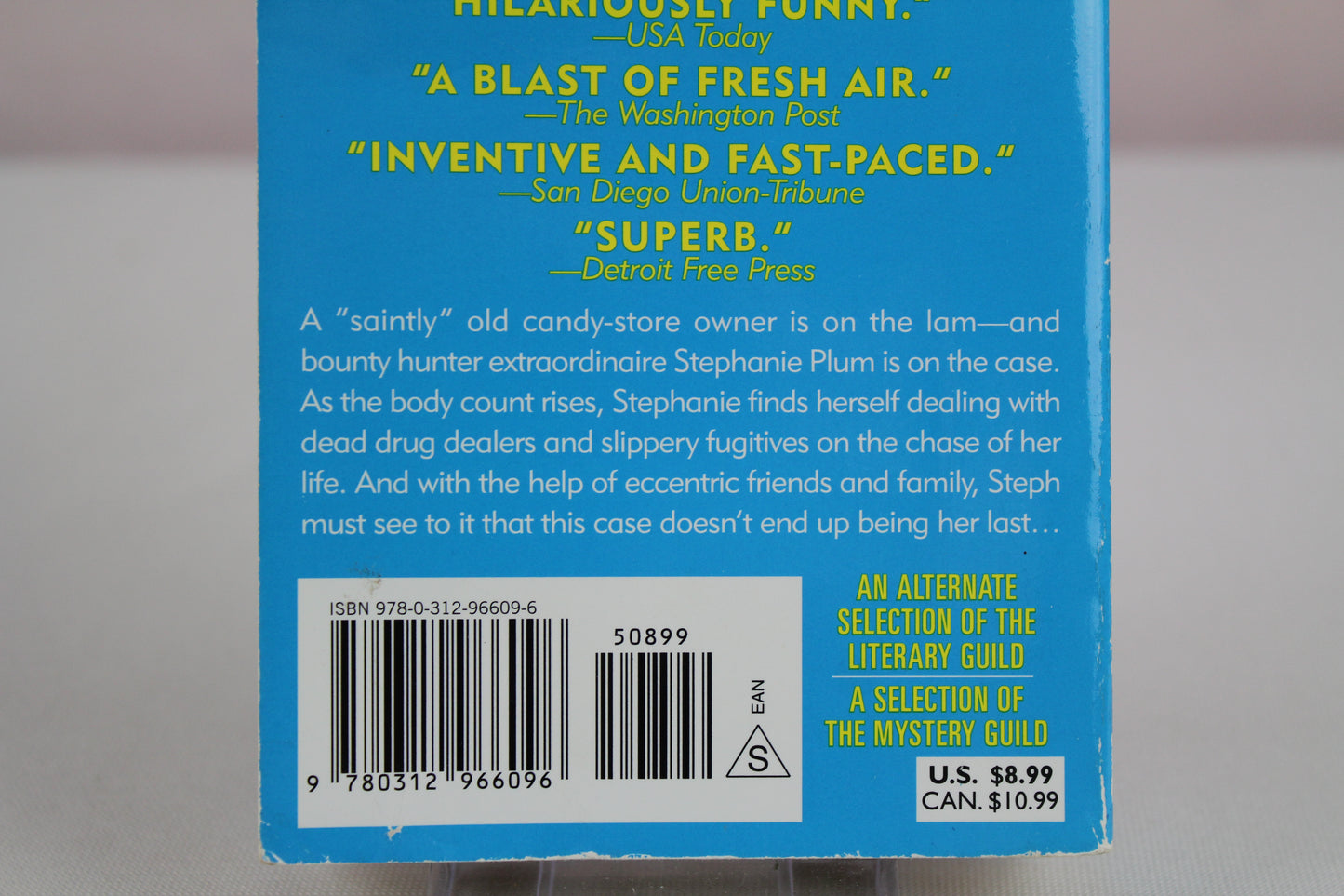 Three to Get Deadly (Stephanie Plum, No. 3) (Stephanie Plum Novels) by Janet Evanovich