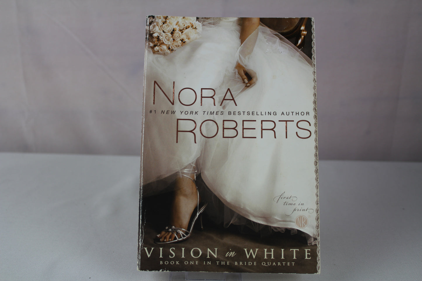 Vision in White (The Bride Quartet, Book 1) by Nora Roberts