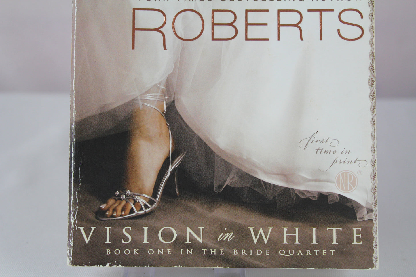 Vision in White (The Bride Quartet, Book 1) by Nora Roberts